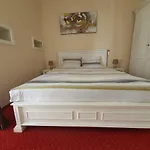 Sia 3*